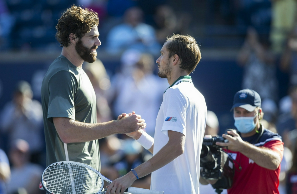 拉沃尔杯碾压年终总决赛，梅德韦杰夫统治全场