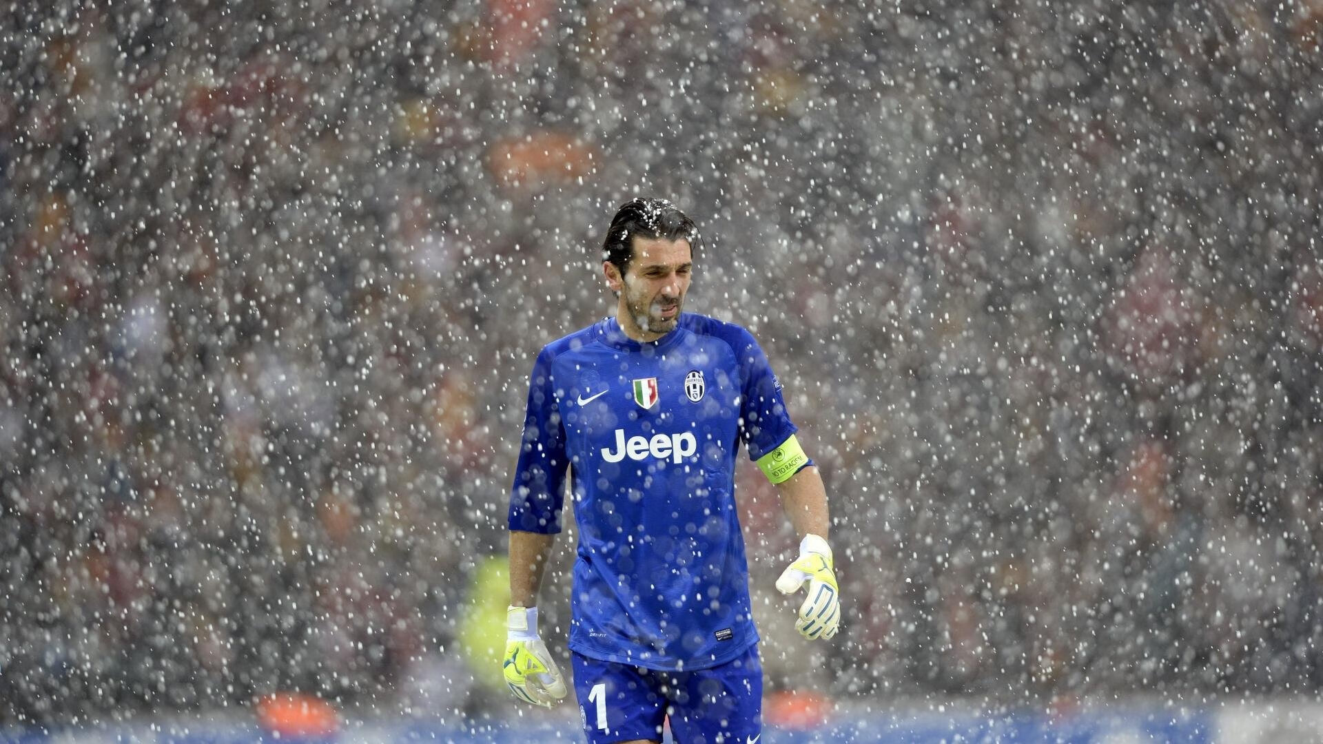 困兽之春，欧冠半决赛之夜，苏亚雷斯如何用一场火焰点亮职业生涯的余烬