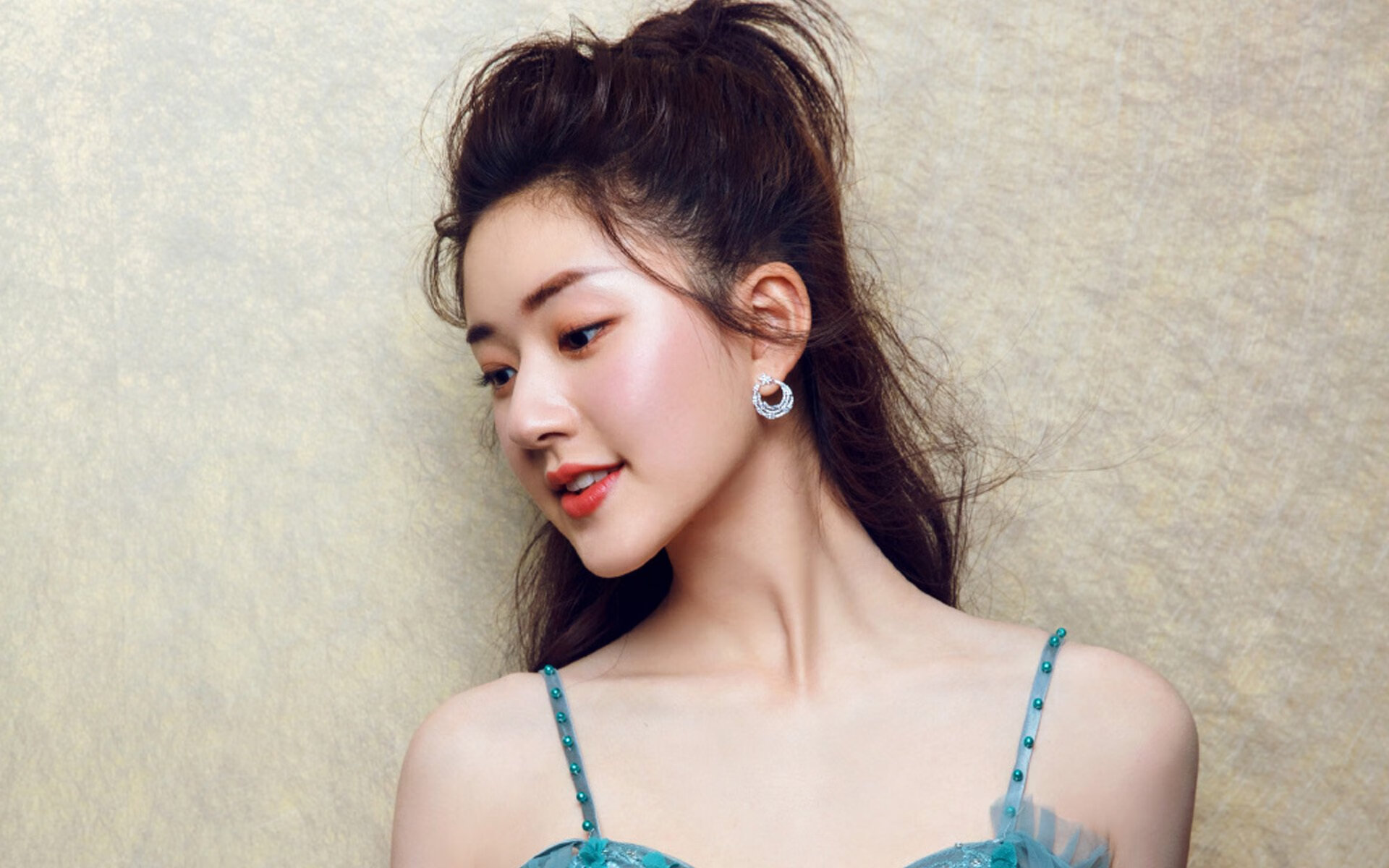 金玉其外与东方巨龙，当哈弗茨的统治遇上中国的碾压—一场足球炼金术与文明场域的对话