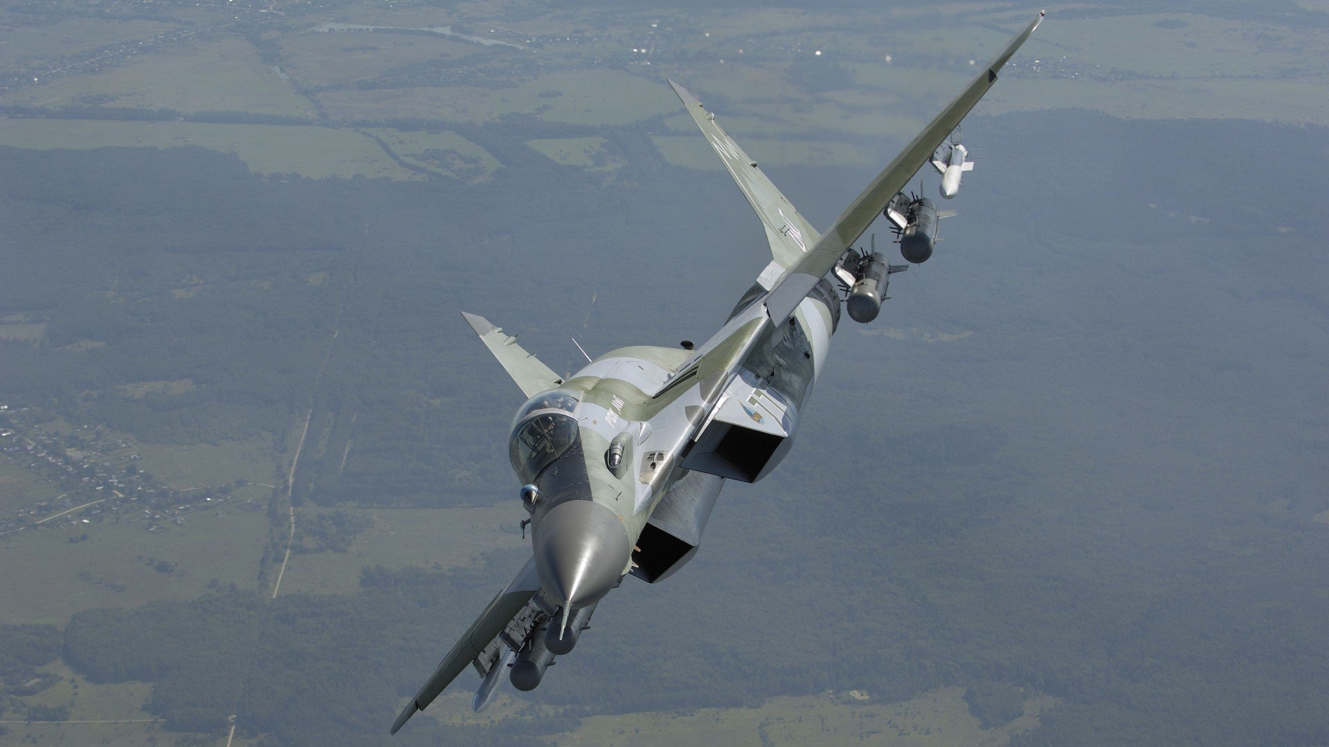 从马德里到圣地亚哥，库尔图瓦用一双手，在伯纳乌写下门将的史诗