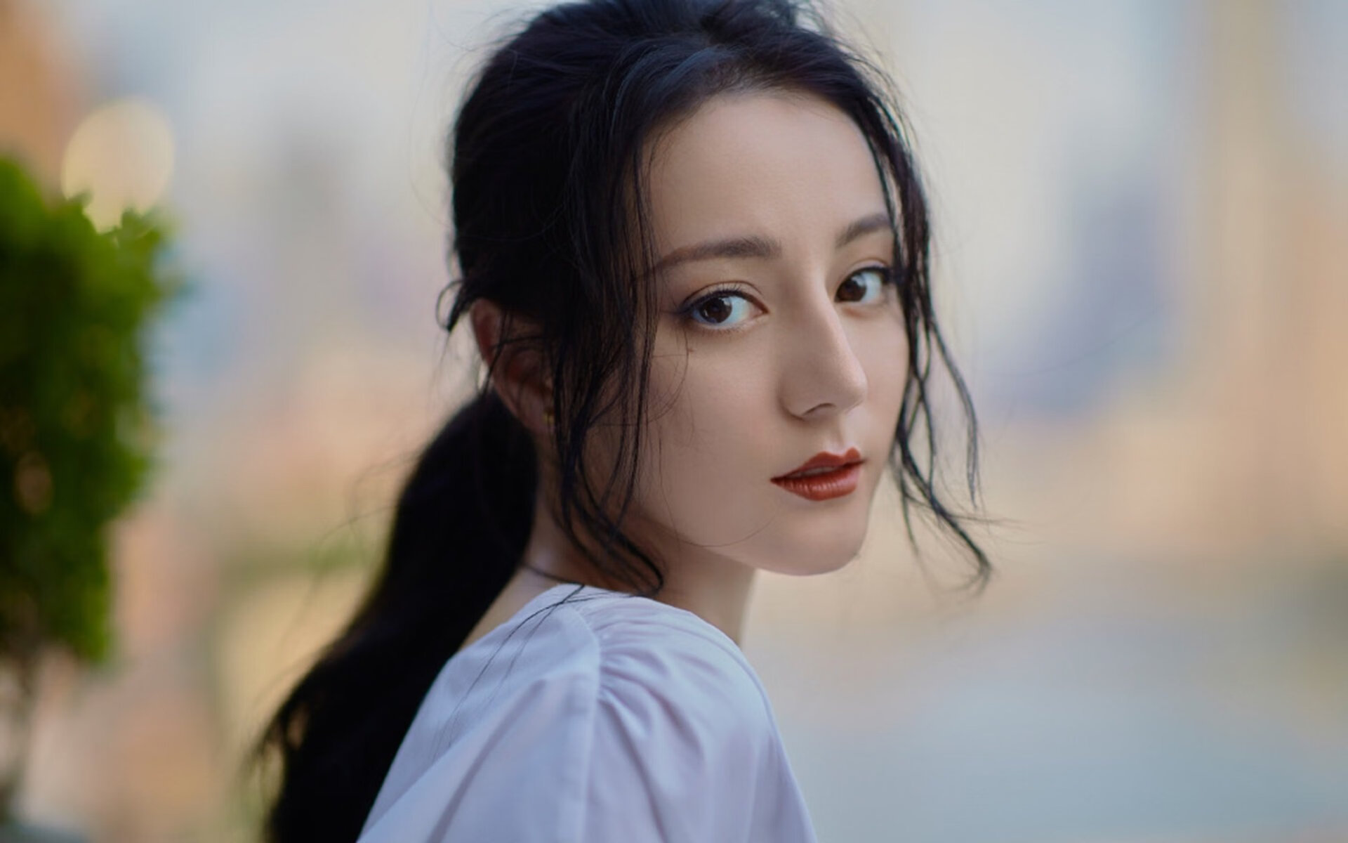 篮网悬索逆袭,库里黄金锚定,两种稳定的胜利哲学