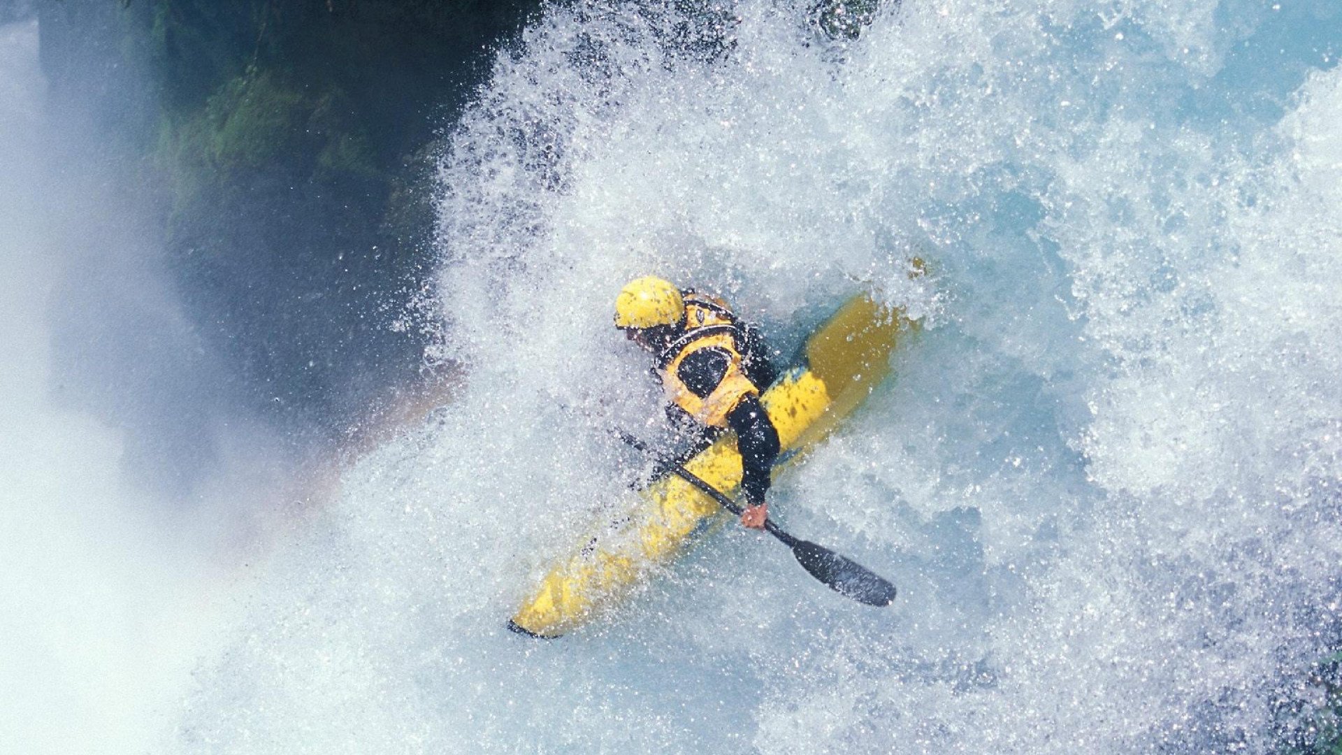 决胜时刻，跨越赛道与绿茵的唯一性较量