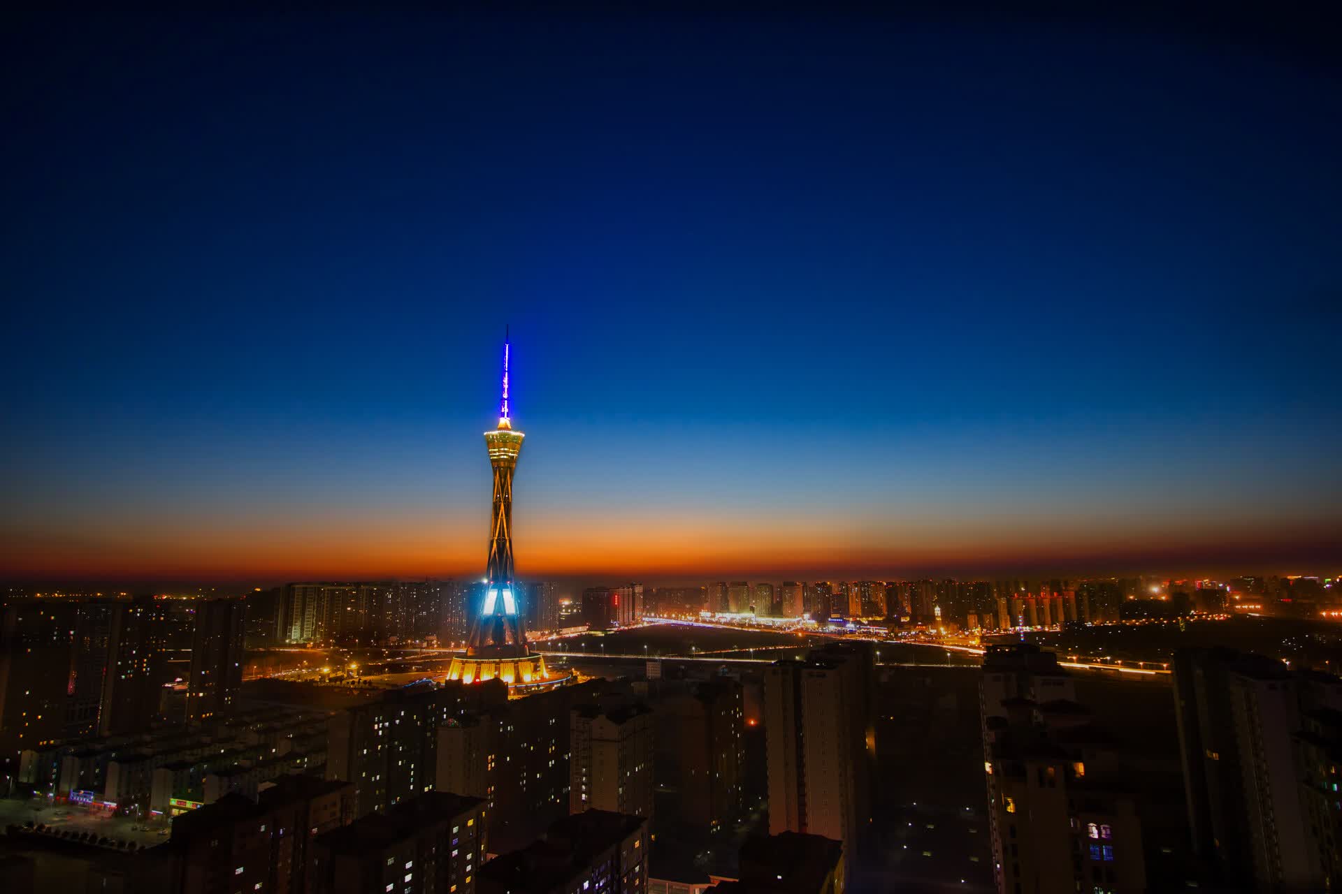 唯一性法则,当罗马尼亚的碾压与齐耶赫的魔幻交织—2026世界杯E组关键战侧记